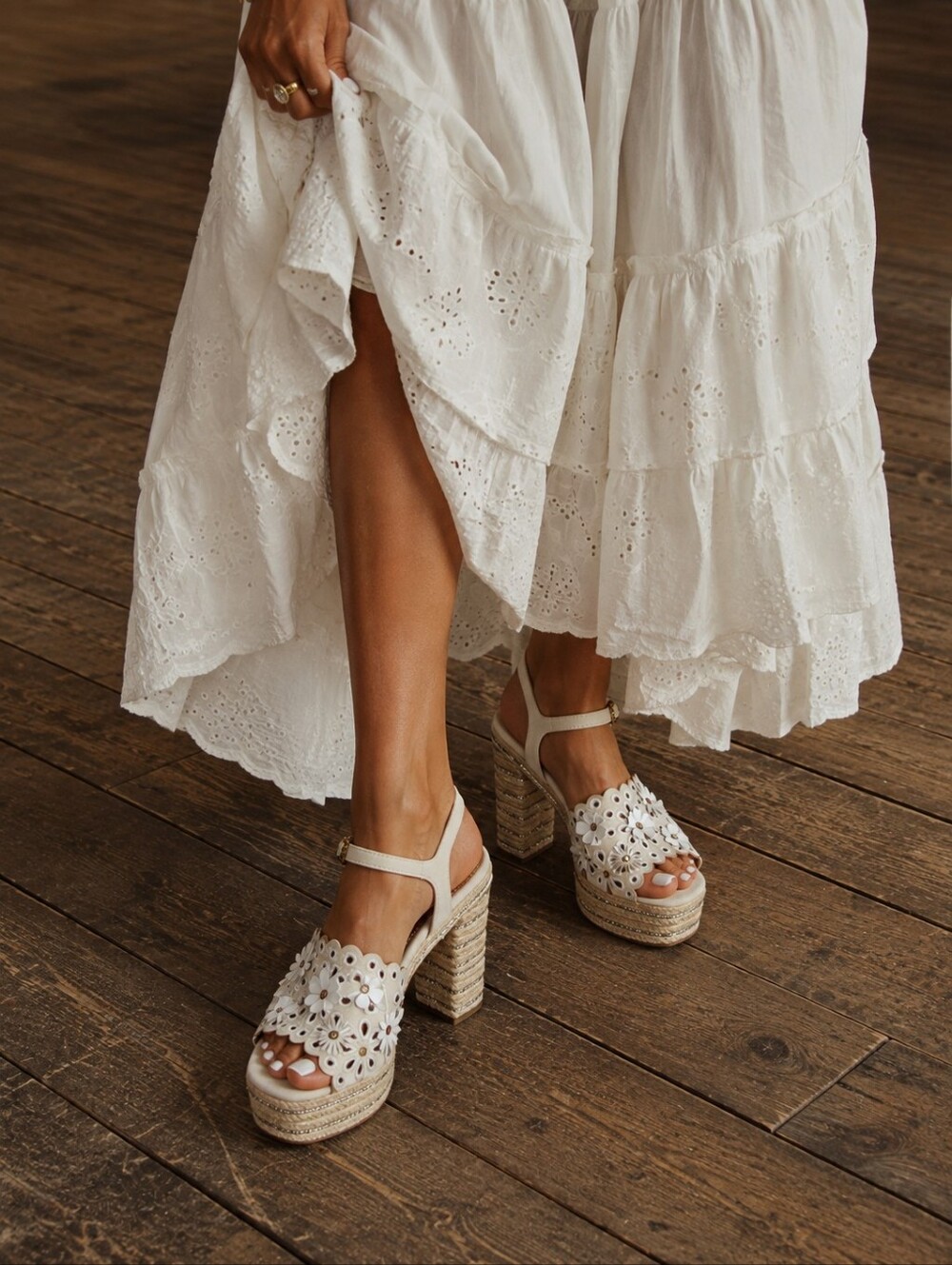 Kurt Geiger Platform Sandals 10 Ivory Suede Flower 3D Chunky Heels New $260